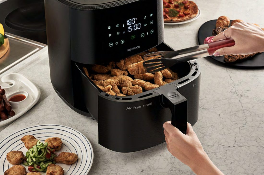 Product photography: an air fryer in use